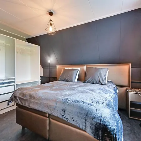 Villa Tasteful In With Garden *