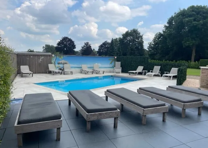 빌라 Tasteful In With Garden