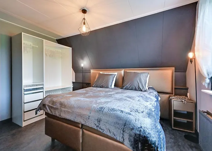 빌라 Tasteful In With Garden *