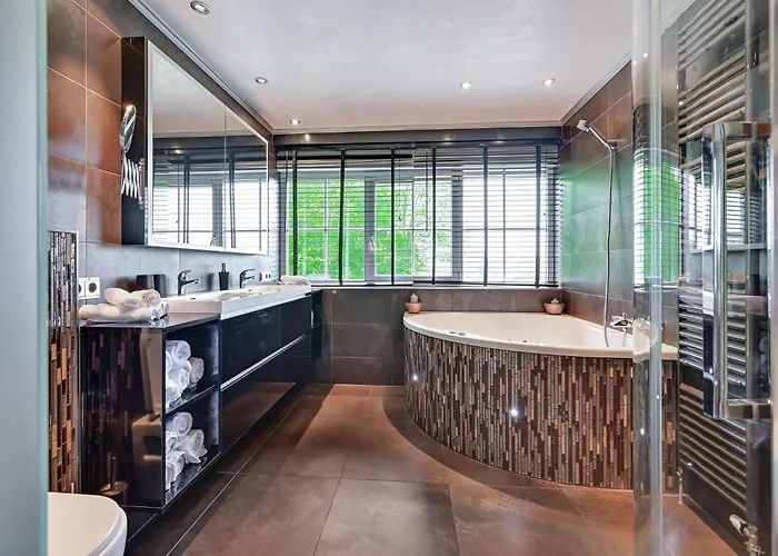 빌라 Tasteful In With Garden Didam