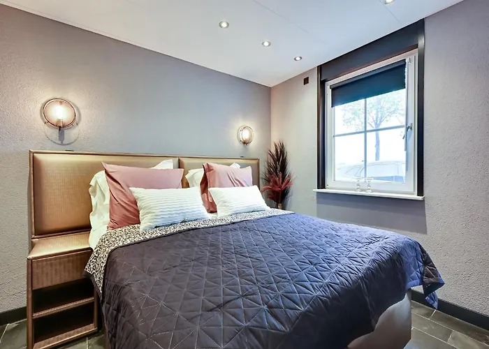 Tasteful In With Garden *